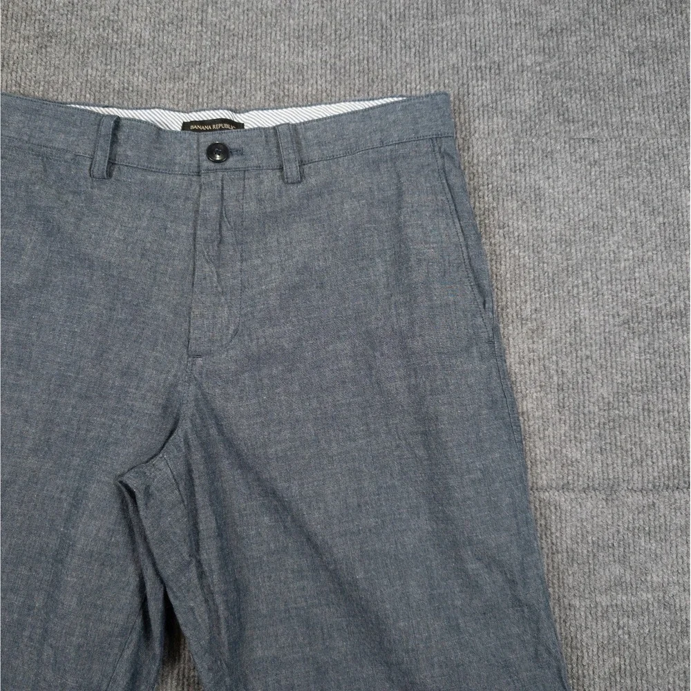 Banana Republic details brand